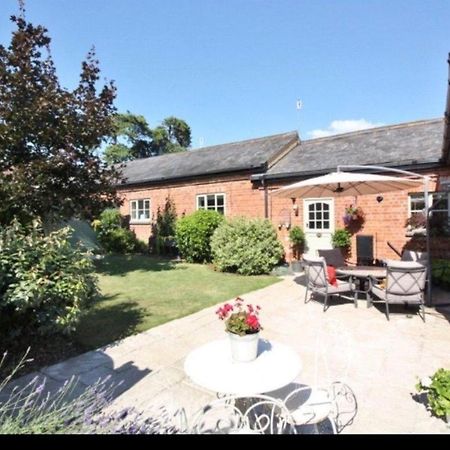 Stunning Barn Private Hot Tub Malvern & Worcester Sleeps 6 Exterior photo